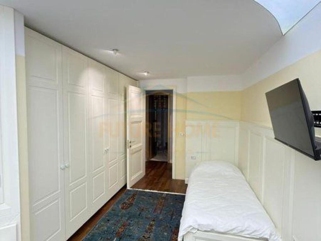 Shitje, Apartament 2+1+2