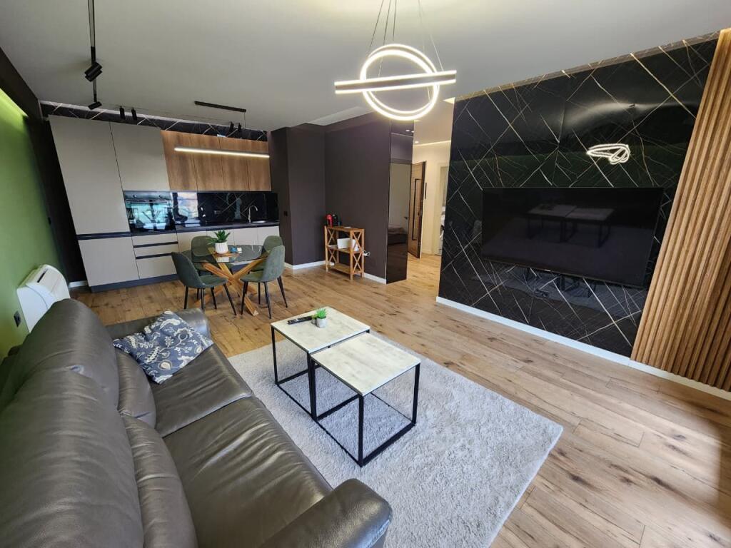 ✨IN AFFITTO; Super appartamento 2+1+2 wc+ 1 posto auto (📍Parco Olimpico - Complesso Dinamo )  || 105 m2 || 1300 euro/mese || (incluso il parcheggio)
