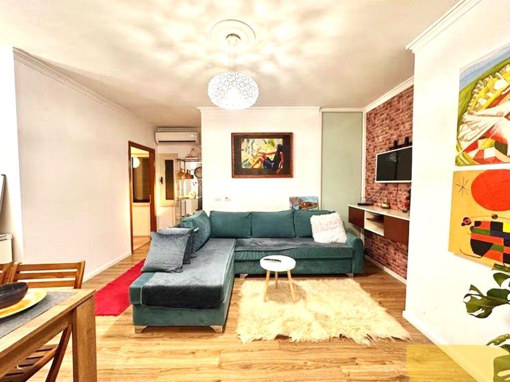 For sale, 2+1 Apartment, Zogu i Zi, Tirana.