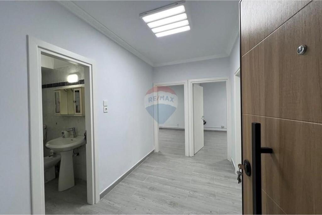 Office for rent on Irfan Tomini street