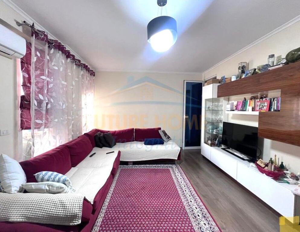 For sale, 2+1 Apartment, Zogu i Zi, Tirana.