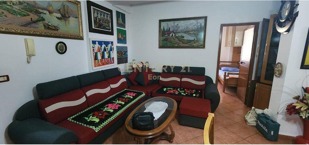 FOR RENT 2+1 APARTMENT NEAR THE GREEK SCHOOL! 400 €