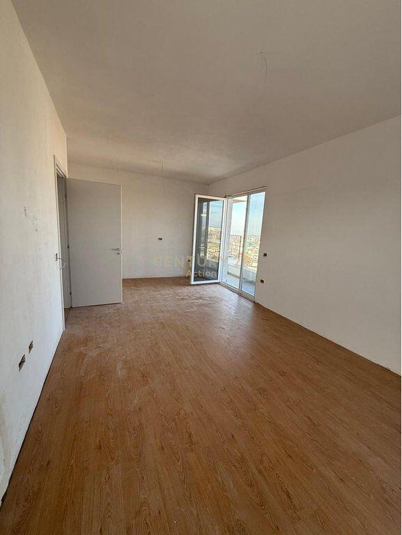Shitet Apartament 2+1+2 Kompleksi Univers City, QTU 130,000 € Sip. Totale  128m2