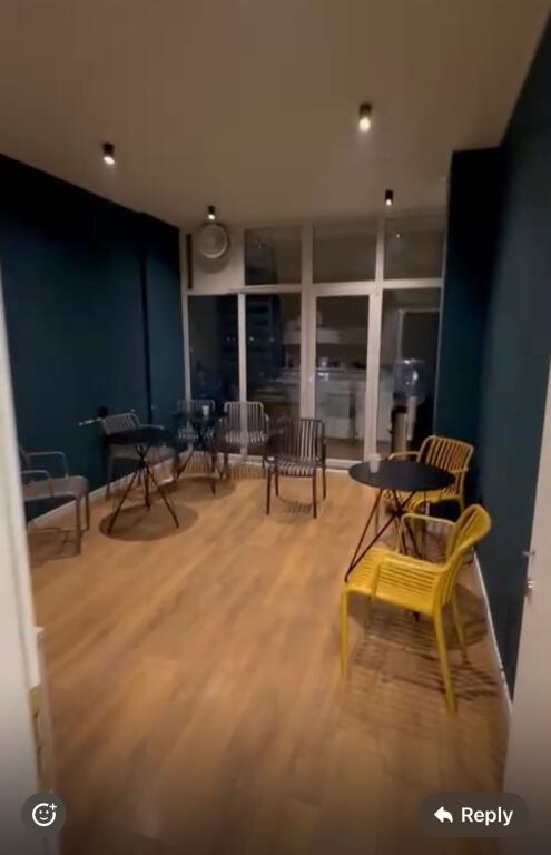 Apartment for office at kika 2,,commune of paris,1200 euro
