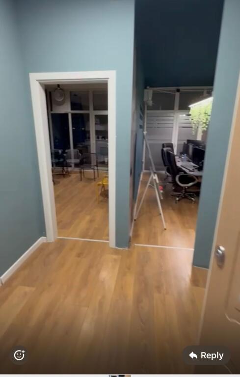 Apartment for office at kika 2,,commune of paris,1200 euro