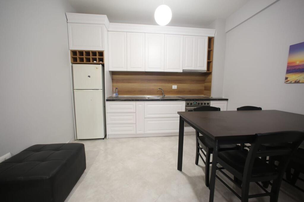 Apartment 1+1 for rent in Durres center is given