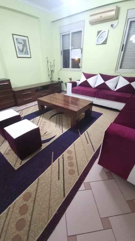 Affittasi appartamento 1+1 in via Durazzo