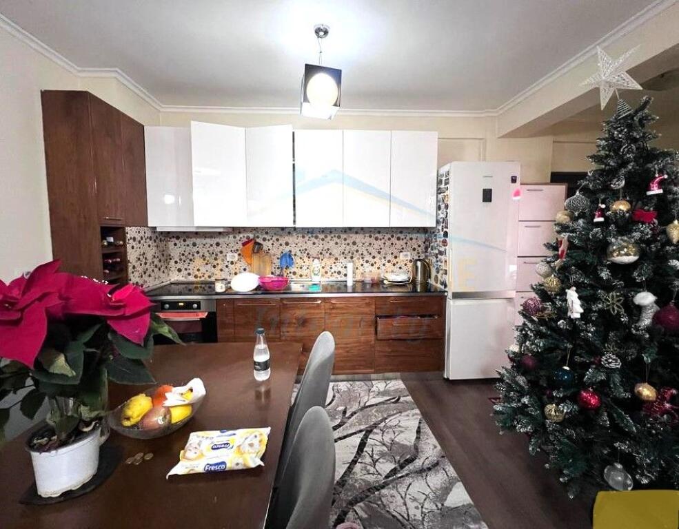 For sale, 2+1 Apartment, Zogu i Zi, Tirana.