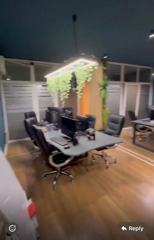 Apartment for office at kika 2,,commune of paris,1200 euro
