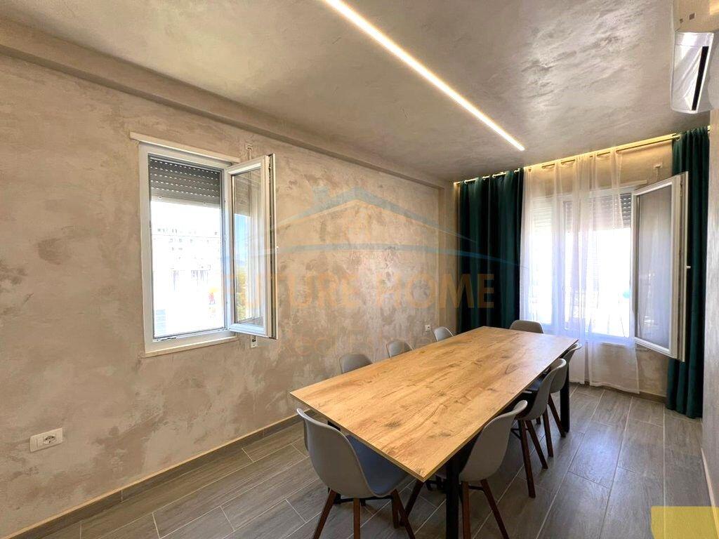 Shitet, Apartament 3+1 me 3Ballkone, Qerret, Kavaje
