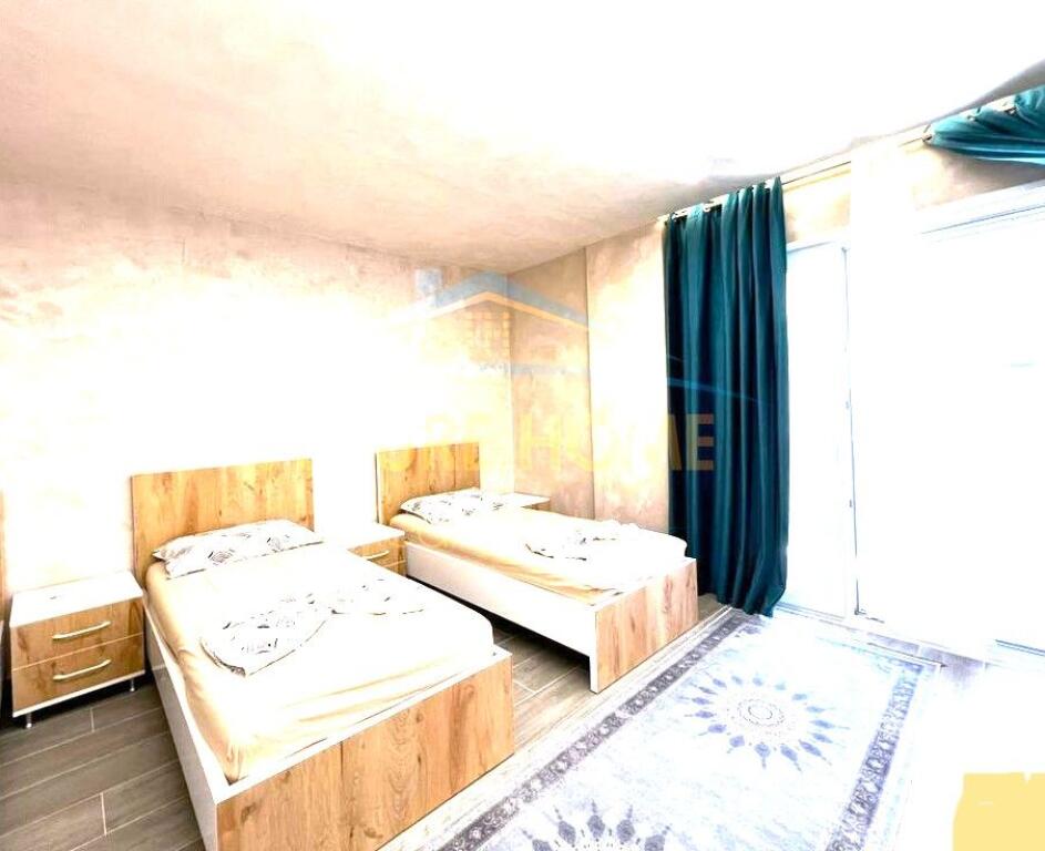 Shitet, Apartament 3+1 me 3Ballkone, Qerret, Kavaje