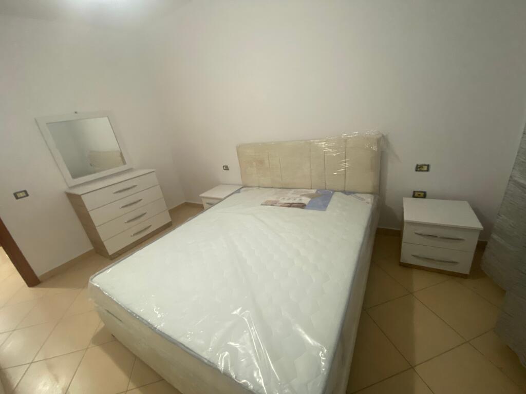 2+1,i mobiluar ne yzberisht te karburant aneli,470 mije leke