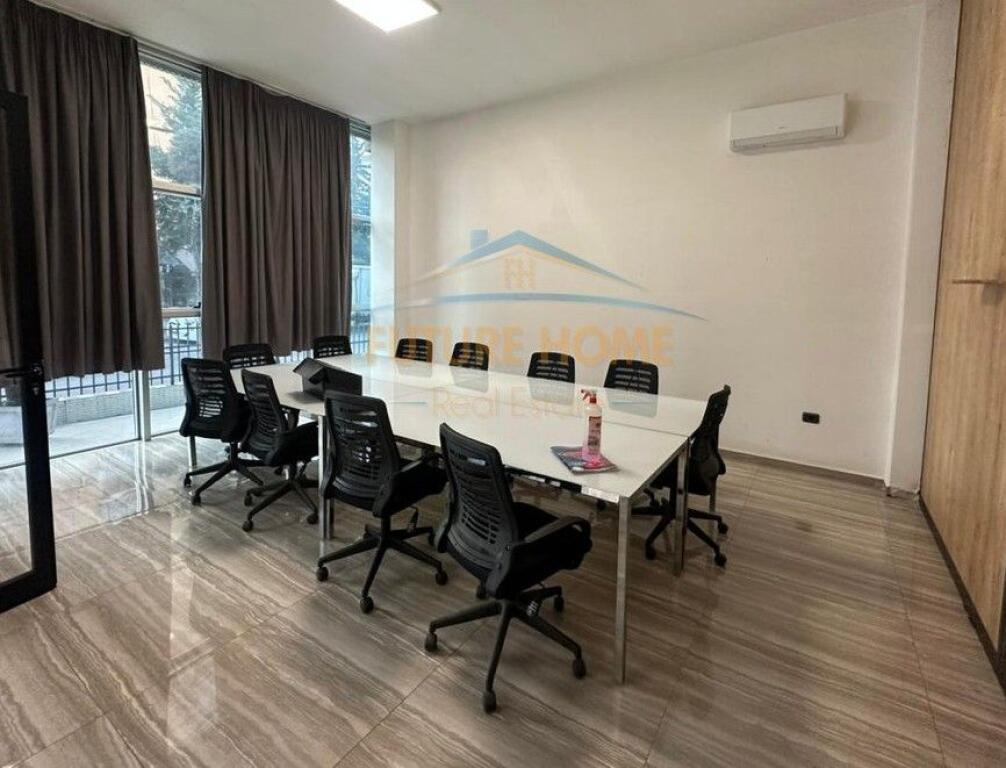 🏢 Qira | Godinë 4-Katëshe+20 POSTE PARKIMI – Rruga Gjergji Legisi.