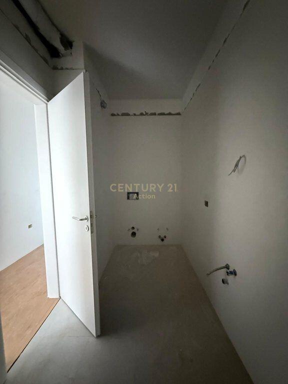 Shitet Apartament 2+1+2 Kompleksi Univers City, QTU 130,000 € Sip. Totale  128m2