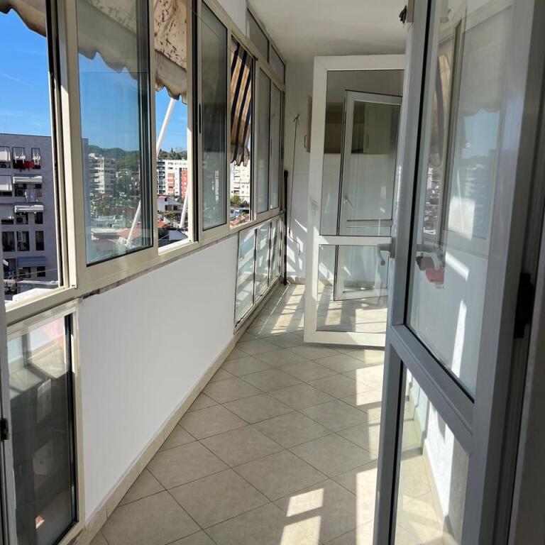 In affitto Appartamento 2+1, Yzberisht Palazzo Dilo 450 Mila leke