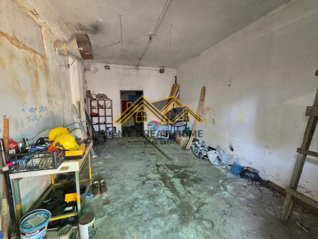 VENDESI EDIFICIO + TERRENO SPIAGGIA DURAZZO