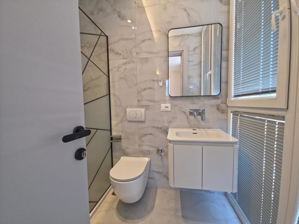 APARTAMENT MODERN 2+1 ME QERA NE QENDER