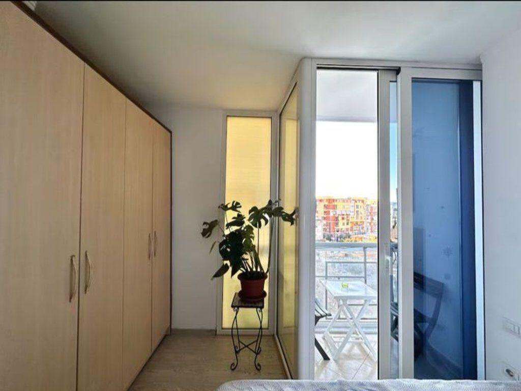Shitet apartament 2+1 Zogu i Zi