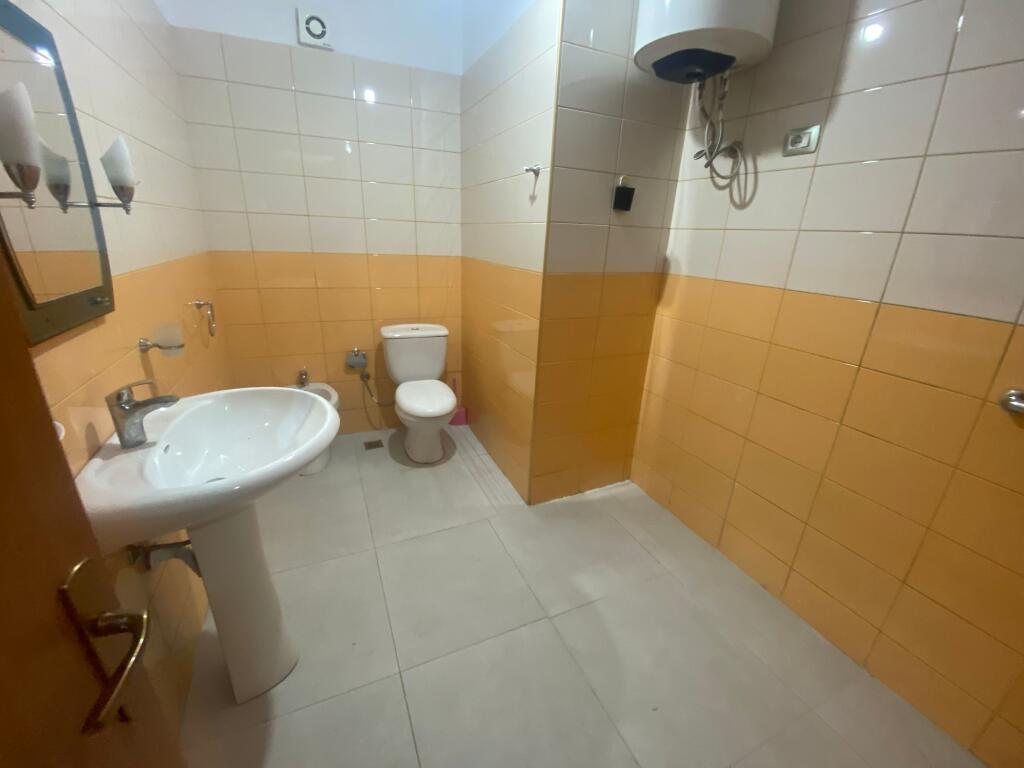 2+1,i mobiluar ne yzberisht te karburant aneli,470 mije leke