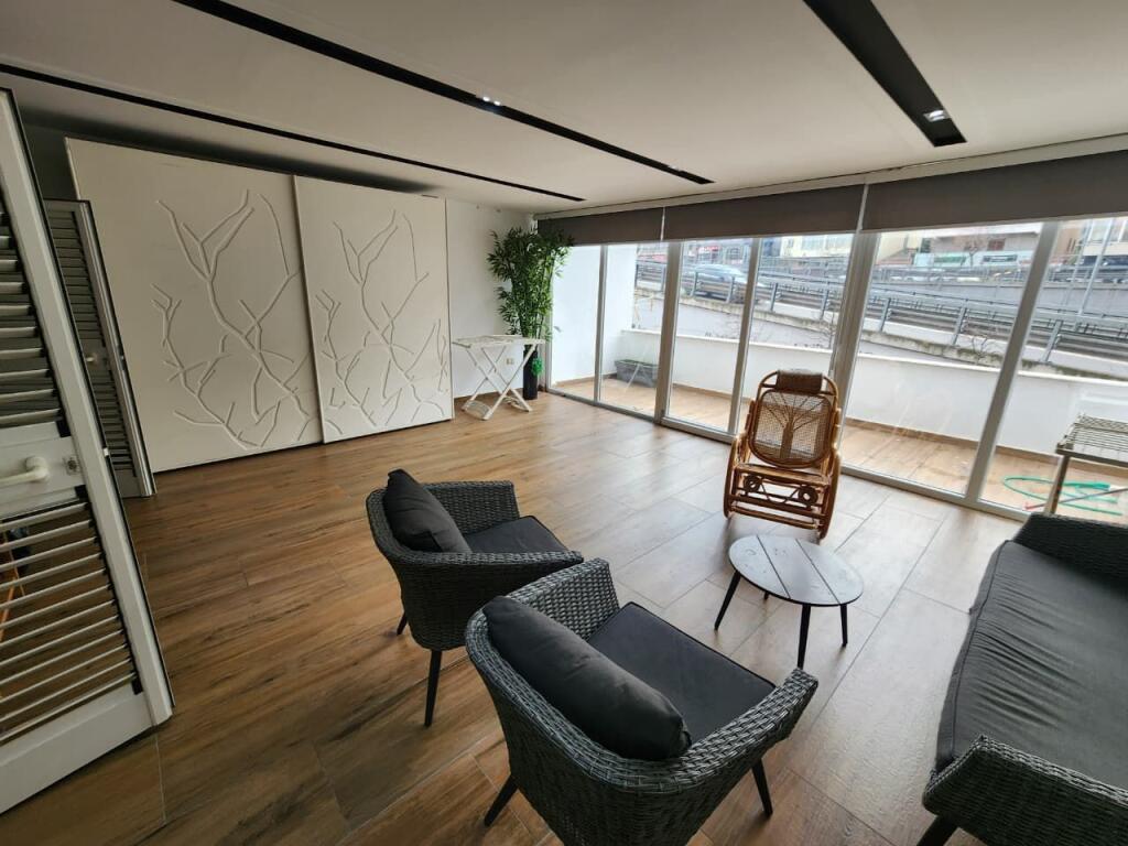✨SUPER APPARTAMENTO IN AFFITTO – 2+1+2wc &amp; Veranda ( 📍 Komuna Parisit / kristal Center || 200m2 || 1000 eu🔥