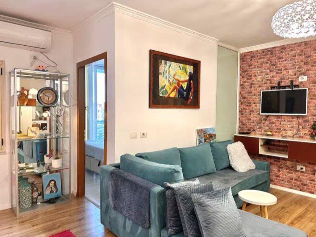 For sale, 2+1 Apartment, Zogu i Zi, Tirana. 176,000 €