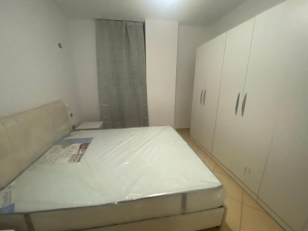 2+1,i mobiluar ne yzberisht te karburant aneli,470 mije leke
