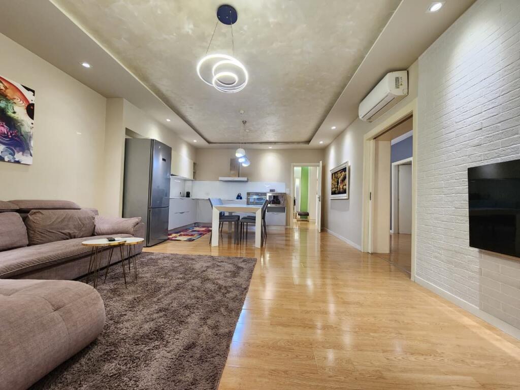 ✨SUPER APPARTAMENTO IN AFFITTO – 2+1+2wc &amp; Veranda ( 📍 Komuna Parisit / kristal Center || 200m2 || 1000 eu🔥