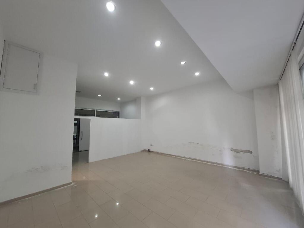 SHOP / BUSINESS PREMISES FOR RENT – VLORË CENTER