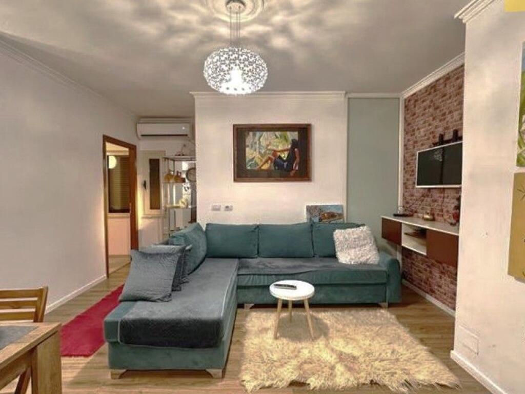 For sale, 2+1 apartment, Zogu i Zi, Tirana.