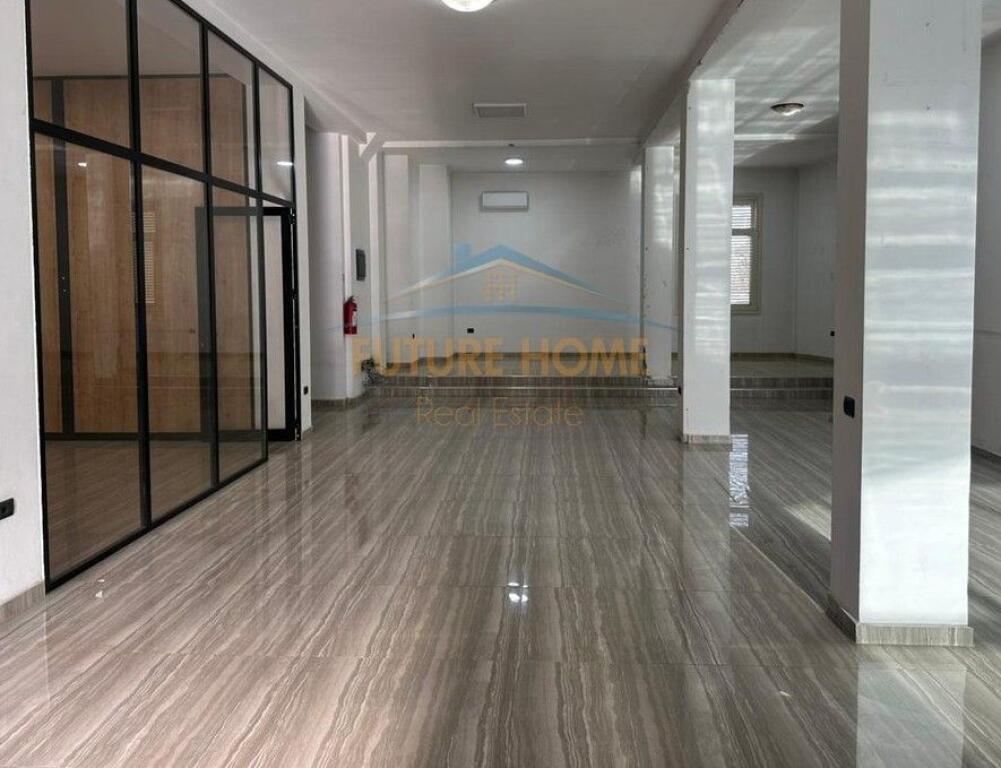 🏢 Qira | Godinë 4-Katëshe+20 POSTE PARKIMI – Rruga Gjergji Legisi.