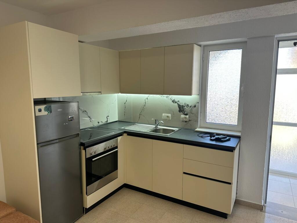 Qera, Shtepi private, Apartament 1+1