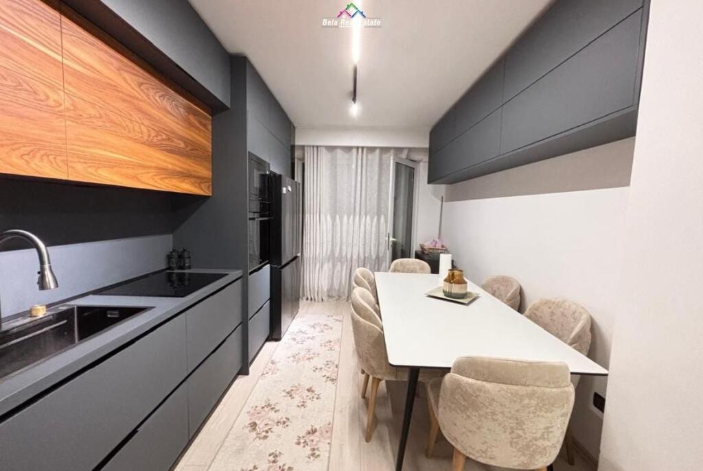 Appartamento In Affitto 2+1 A Brryli (ID B2201695) Tirana