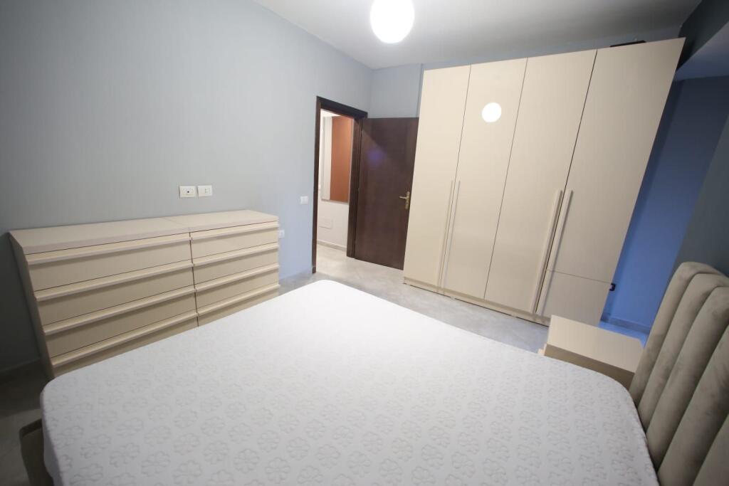 Apartment 1+1 for rent in Durres center is given