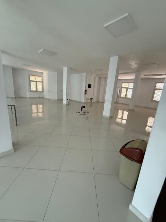 EDIFICIO COMMERCIALE IN AFFITTO 1100 M2 LAPRAKE 15.000 EURO