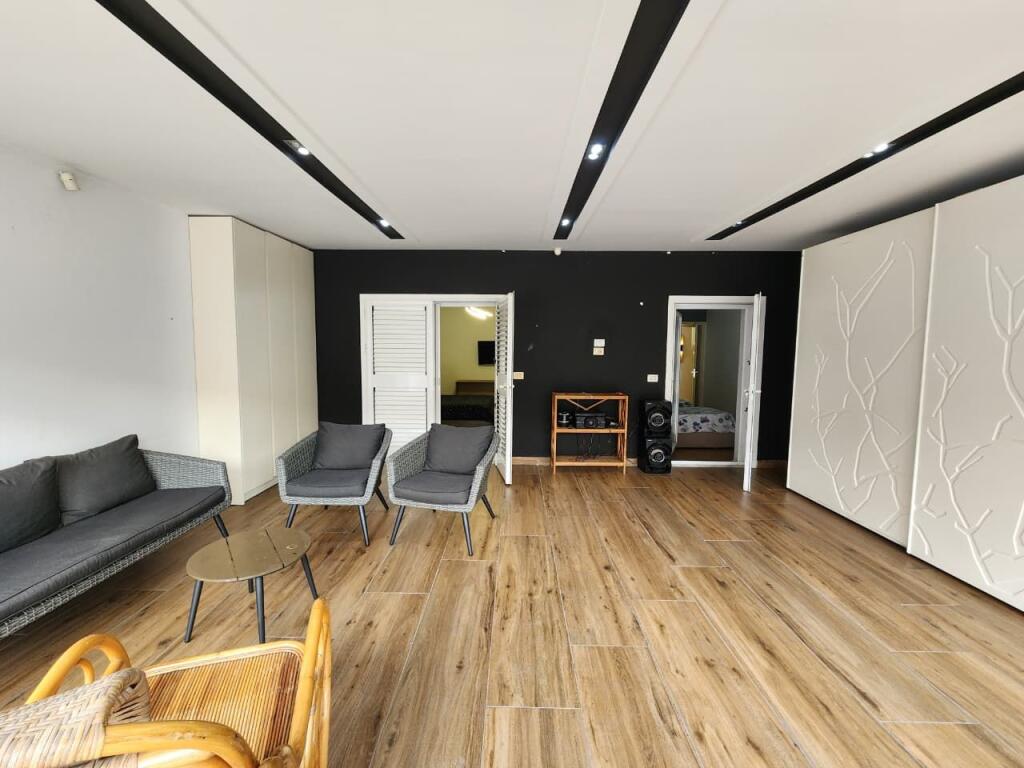 ✨SUPER APPARTAMENTO IN AFFITTO – 2+1+2wc &amp; Veranda ( 📍 Komuna Parisit / kristal Center || 200m2 || 1000 eu🔥