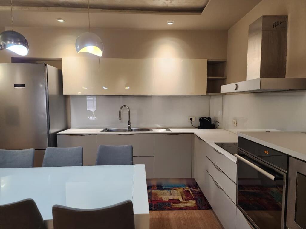✨SUPER APPARTAMENTO IN AFFITTO – 2+1+2wc &amp; Veranda ( 📍 Komuna Parisit / kristal Center || 200m2 || 1000 eu🔥