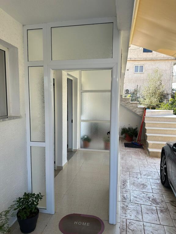 Qera, Shtepi private, Apartament 1+1