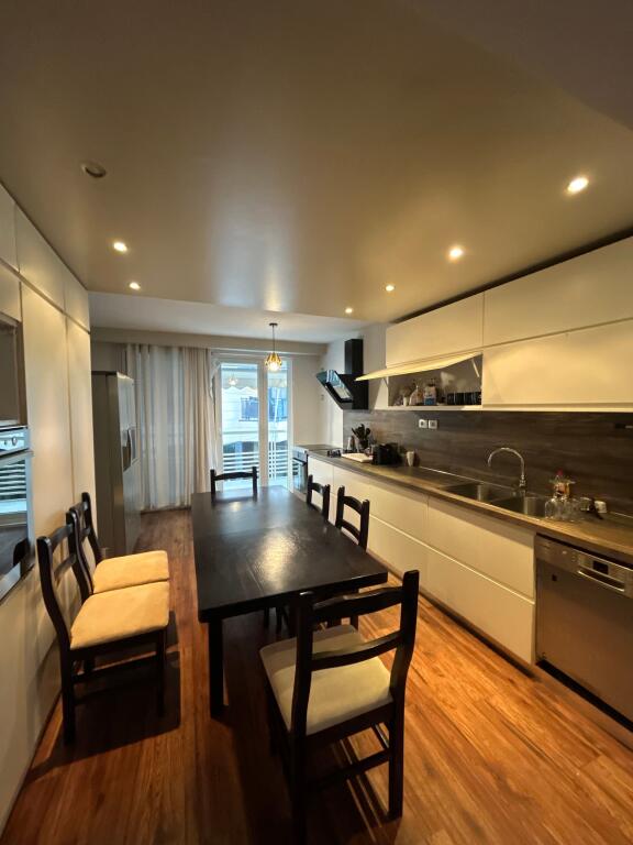 Apartament me qira 2+1+2 tek petronini 1milion leke