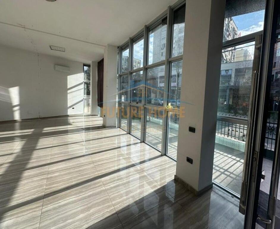 🏢 Qira | Godinë 4-Katëshe+20 POSTE PARKIMI – Rruga Gjergji Legisi.