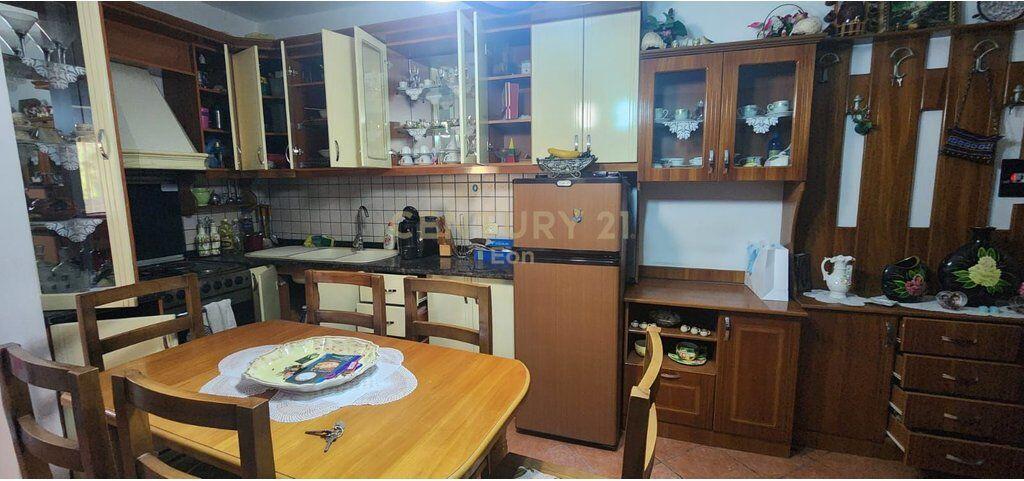 FOR RENT 2+1 APARTMENT NEAR THE GREEK SCHOOL! 400 €