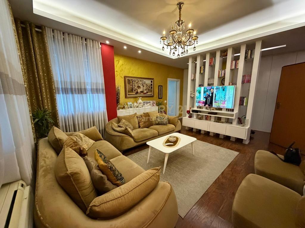 Apartment 1+1+ Veranda for sale near Casa Italia