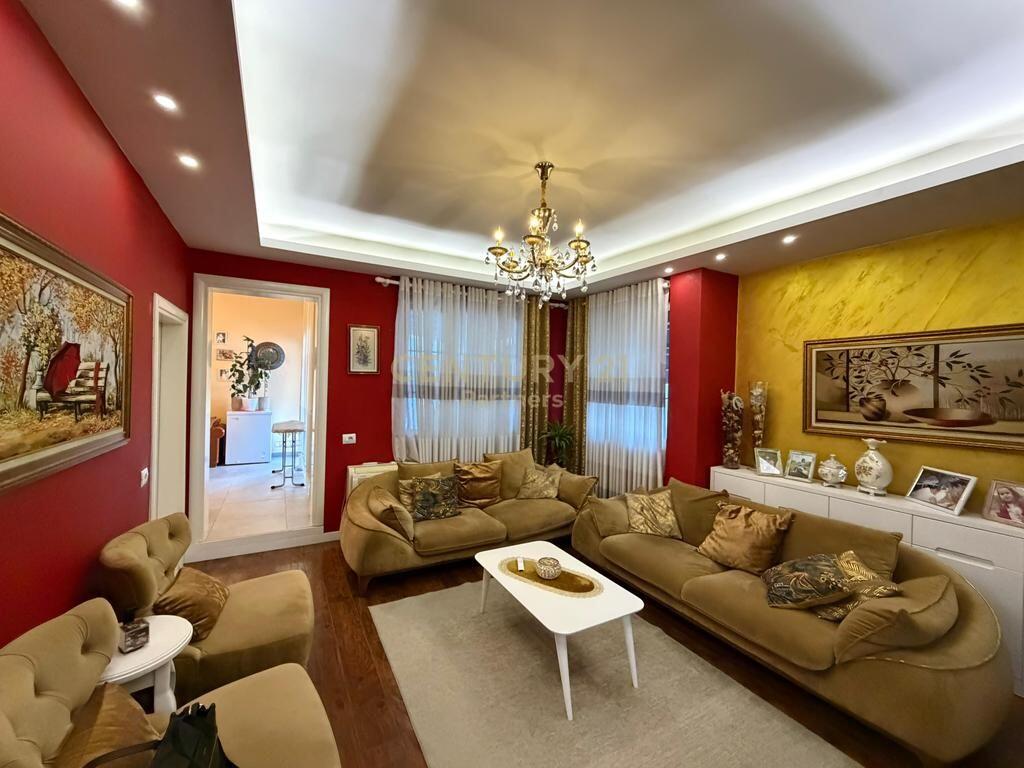 Apartment 1+1+ Veranda for sale near Casa Italia