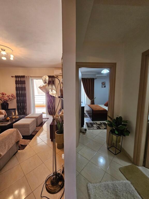 Shitet apartament 2+1 ne Sarande!