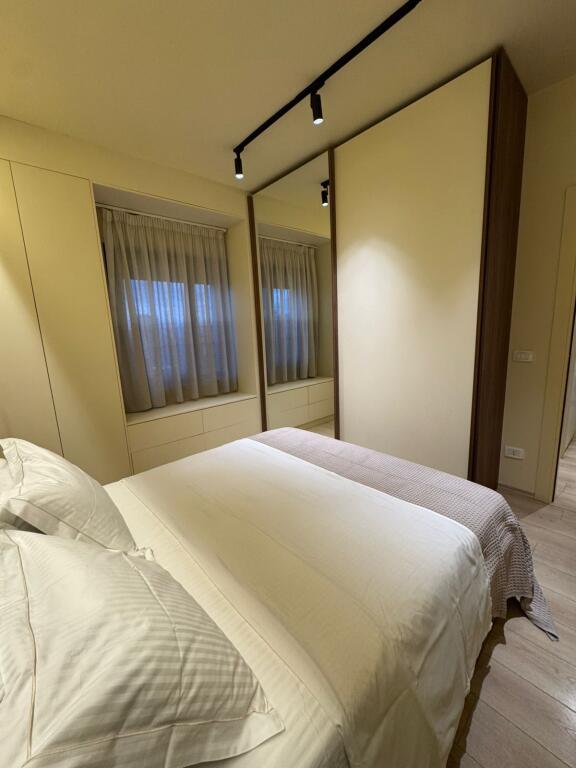 Apartament 1+1 per qira, Bulevardi Zogu I, ministria e drejtesise