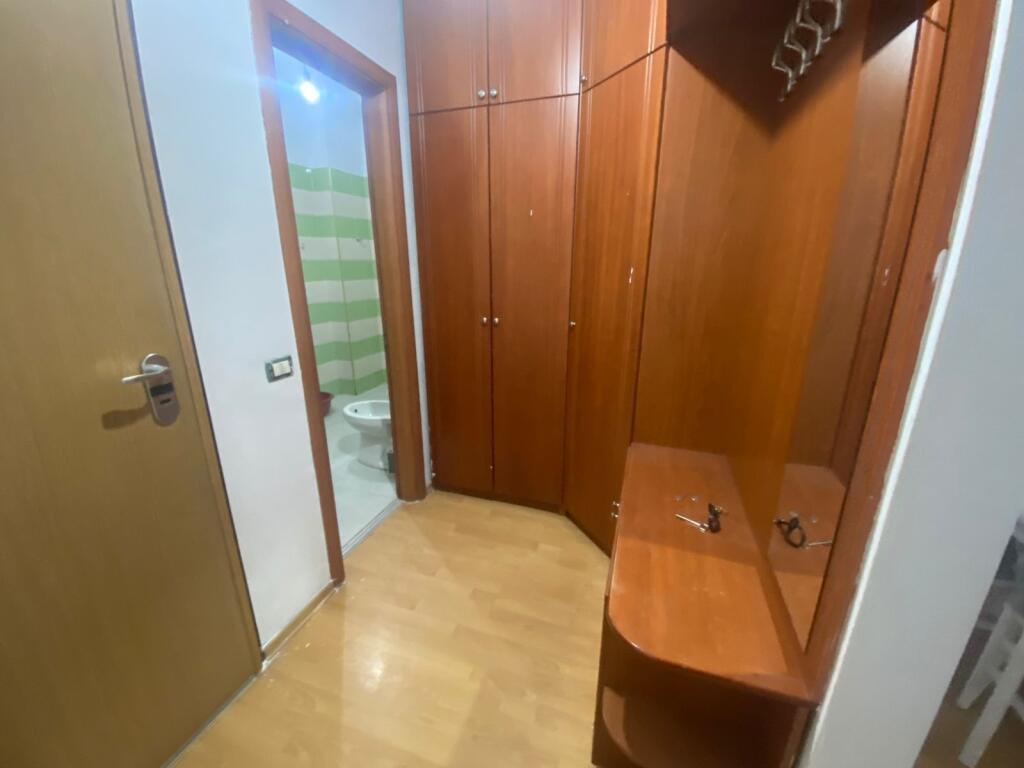 Jepet me qera 2+1 ne Yzberisht