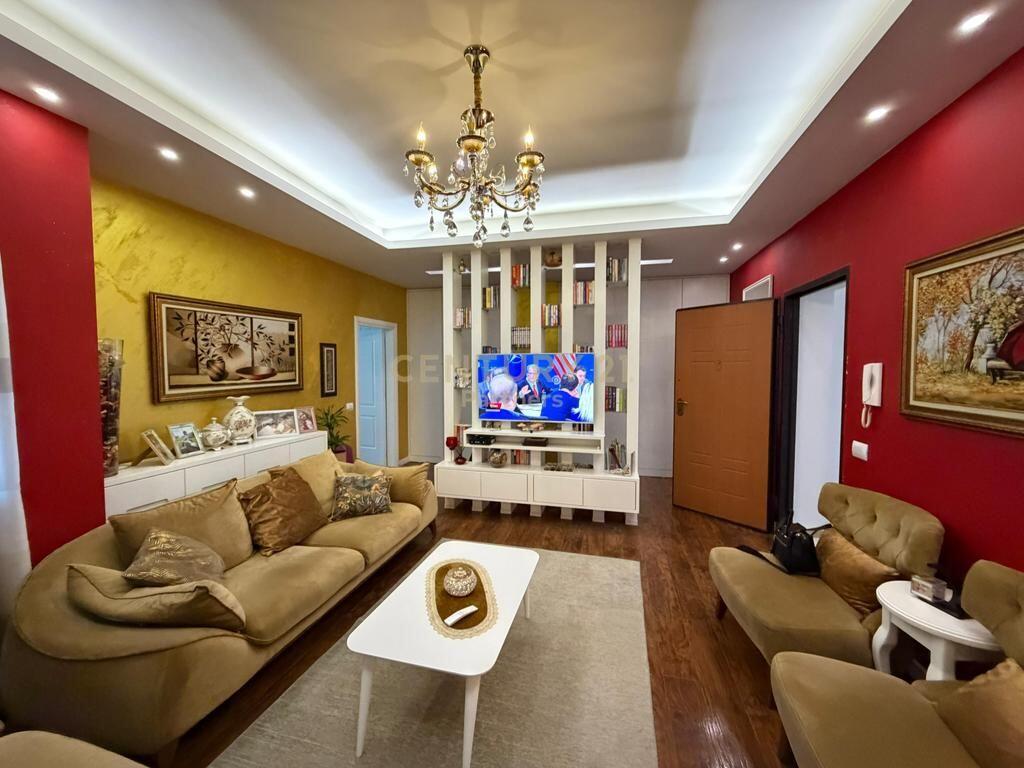 Apartment 1+1+ Veranda for sale near Casa Italia