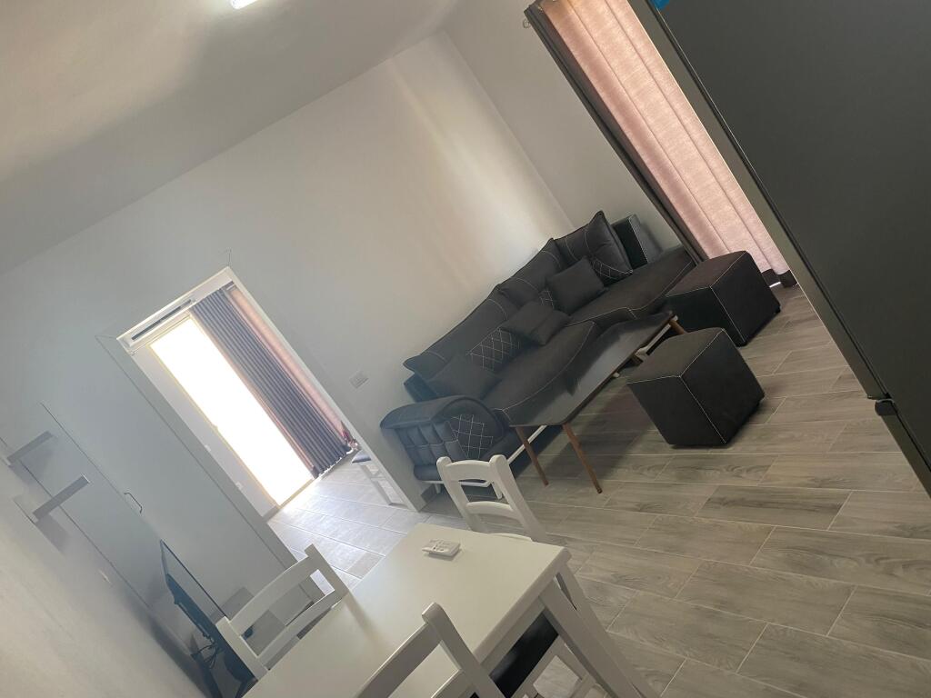 Vendesi appartamento 1+1 + 2 balconi spiaggia Iliria