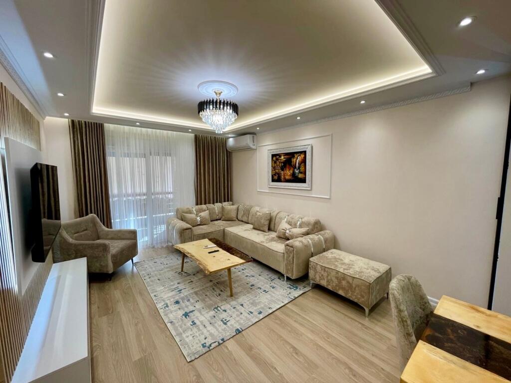 📣 QERA SUPER Apartament 2+1 Me 2 Tualete, 2 Ballkone Dhe 2 Poste Parkimi 📍 Kompleksi Colombo, Prane Liqenit Te Thate ✨