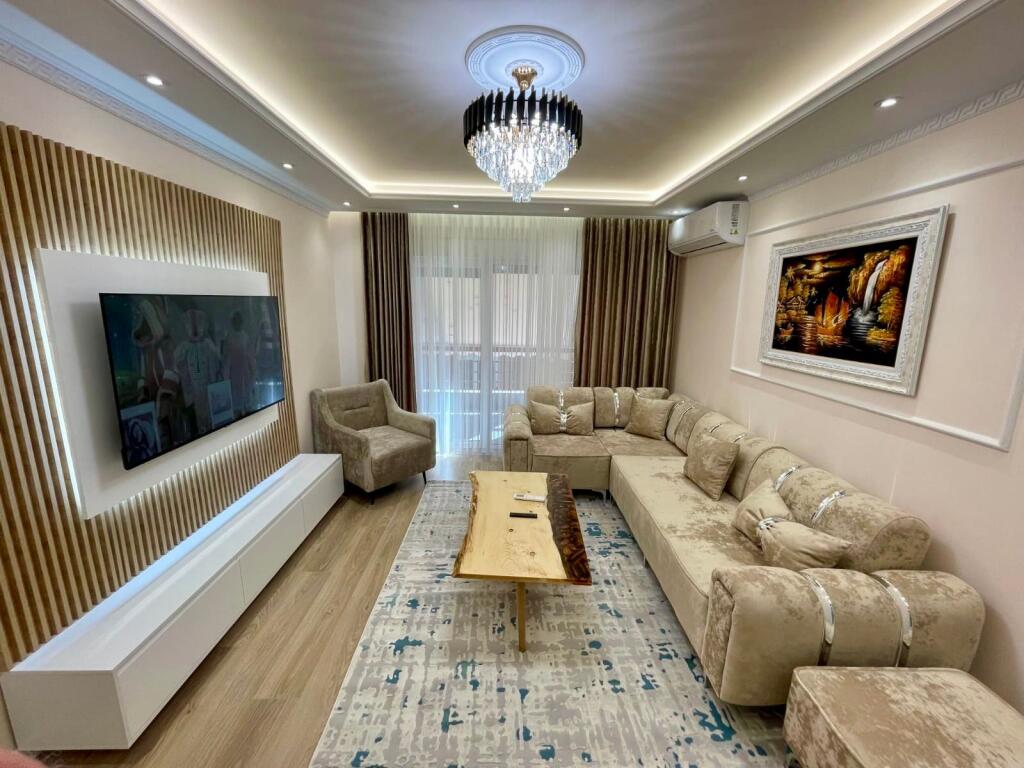 📣 QERA SUPER Apartament 2+1 Me 2 Tualete, 2 Ballkone Dhe 2 Poste Parkimi 📍 Kompleksi Colombo, Prane Liqenit Te Thate ✨