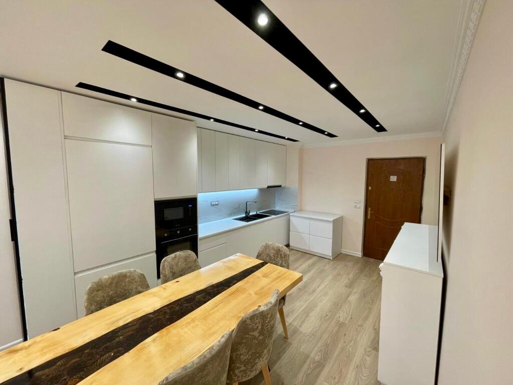 📣 QERA SUPER Apartament 2+1 Me 2 Tualete, 2 Ballkone Dhe 2 Poste Parkimi 📍 Kompleksi Colombo, Prane Liqenit Te Thate ✨
